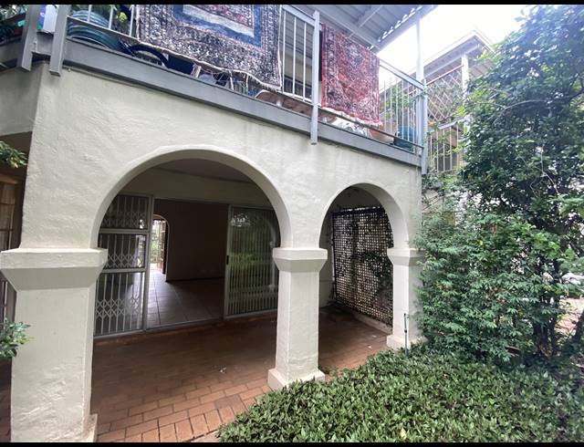 2 BEDROOM APARTMENT FOR SALE IN BRYANSTON